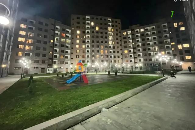 4 սենյականոց բնակարան նորակառույց շենքում Նիկողայոս Ադոնցի փողոցում, 105 ք.մ., 5/8 հարկ