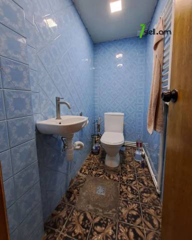 3 սենյականոց բնակարան Սունդուկյան փողոցում, 80 ք.մ., 6/9 հարկ, կապիտալ վերանորոգված