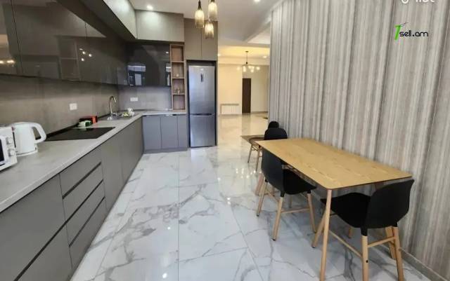 4 սենյականոց բնակարան նորակառույց շենքում Ադոնցի փողոցում, 125 ք.մ., 2 սանհանգույց, բարձր առաստաղներ