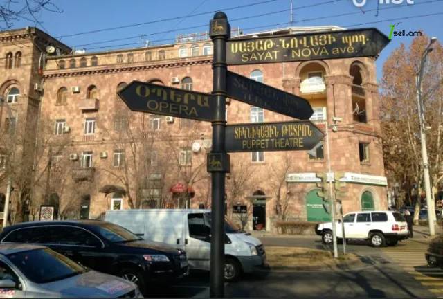 3 սենյականոց բնակարան Սայաթ-Նովայի պողոտայում, 82 քմ, 3/6 հարկ, բարձր առաստաղներ, եվրովերանորոգված