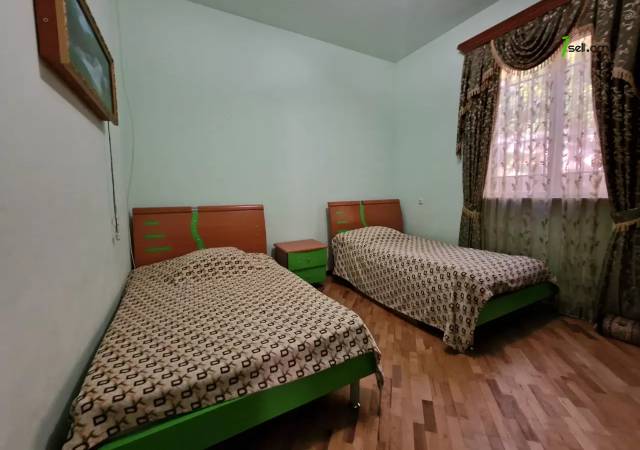 Երկու հարկանի քարե տուն Ղազարավանում, 300 ք.մ., 2 սանհանգույց, կապիտալ վերանորոգված