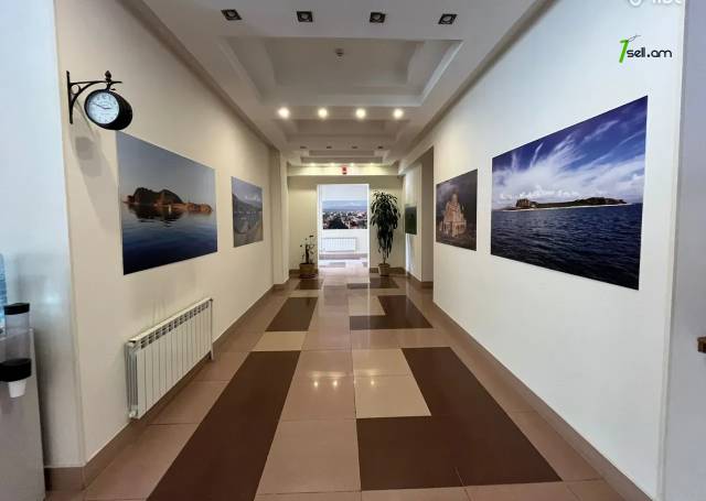 Ընդարձակ 4 սենյականոց բնակարան նորակառույց շենքում Աբովյան փողոցում, 225 քմ, 6/14 հարկ