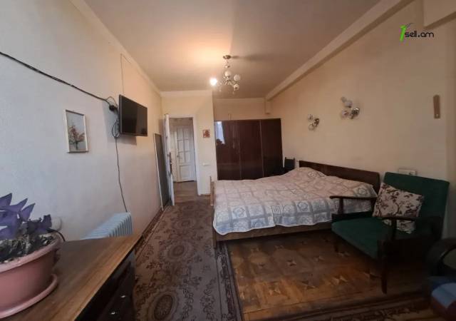 3 սենյականոց բնակարան, Մովսես Խորենացի փողոց 1-ին նրբանցք, 93 ք.մ., 2 սանհանգույց, 6/13 հարկ