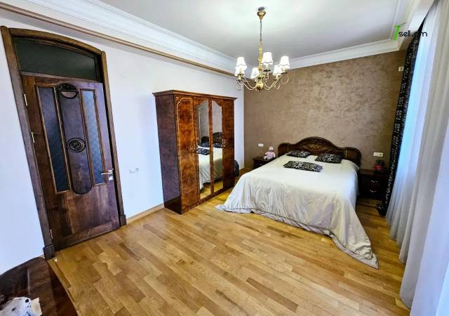 Երեք հարկանի քարե տուն, Նոյ թաղամաս Մալաթիա Սեբաստիայում, 420 ք.մ., 3+ սանհանգույց