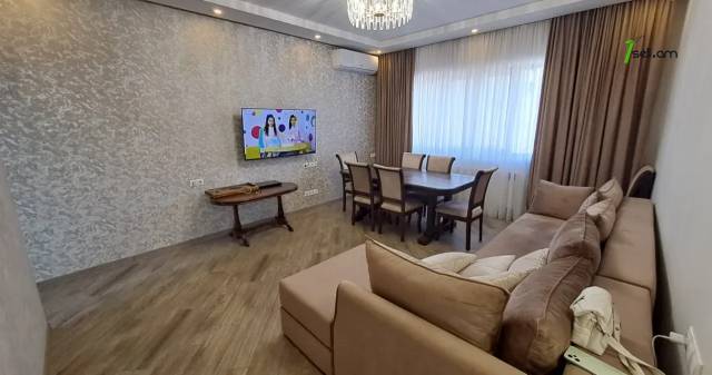 Երկու հարկանի քարե տուն 25-րդ փողոցում Զովունիում, 150 ք.մ., կապիտալ վերանորոգված