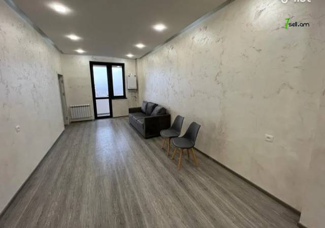 3 սենյականոց բնակարան նորակառույց շենքում Գրիբոյեդով փողոցում, 70 ք.մ., բարձր առաստաղներ, 12/16 հարկ