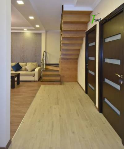 5 սենյականոց բնակարան Տերյան փողոցում, 125 ք.մ., 2 սանհանգույց, դիզայներական ոճով վերանորոգված