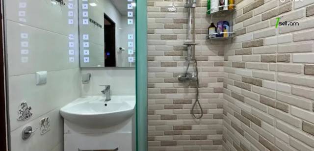 3 սենյականոց բնակարան Զաքարիա Քանաքեռցու փողոցում, 80 քմ, 5/9 հարկ, մի քանի պատշգամբ