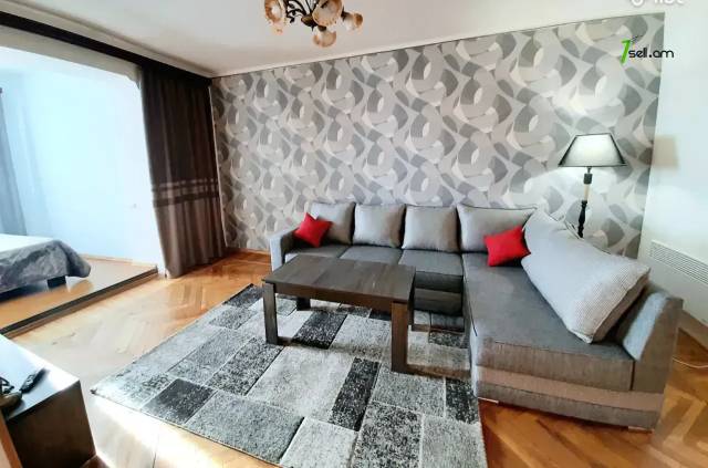 1 սենյականոց բնակարան Գյուլբենկյան փողոցում, 43 քմ, մի քանի պատշգամբ, եվրովերանորոգված, քարե շենք