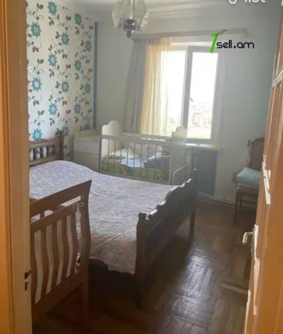 3 սենյականոց բնակարան Մելիք Մելիքյան փողոցում, 78 ք.մ., 5/9 հարկ, կապիտալ վերանորոգված