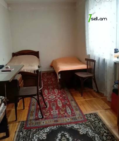 3 սենյականոց բնակարան Զաքարիա Քանաքեռցու փողոցում, 81 ք.մ., կոսմետիկ վերանորոգում, քարե շենք