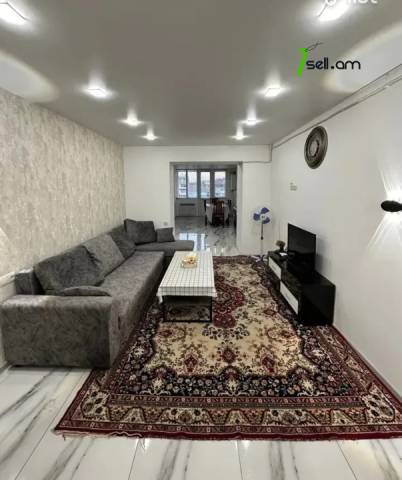 2 սենյականոց բնակարան Արամ Խաչատրյան փողոցում, 55 ք.մ., մի քանի պատշգամբ, նախավերջին հարկ