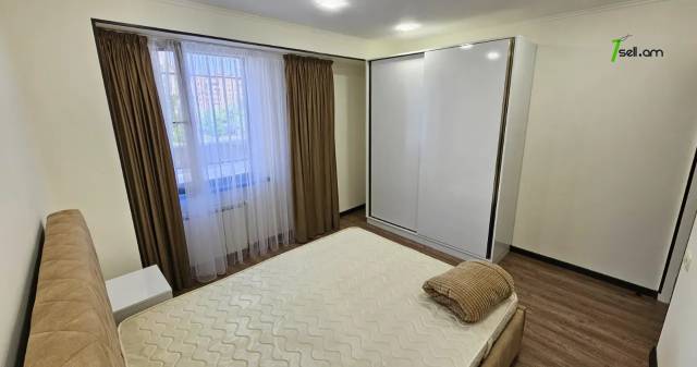 4 սենյականոց բնակարան Րաֆֆու փողոցում, 90 քմ, 2/9 հարկ, կապիտալ վերանորոգված