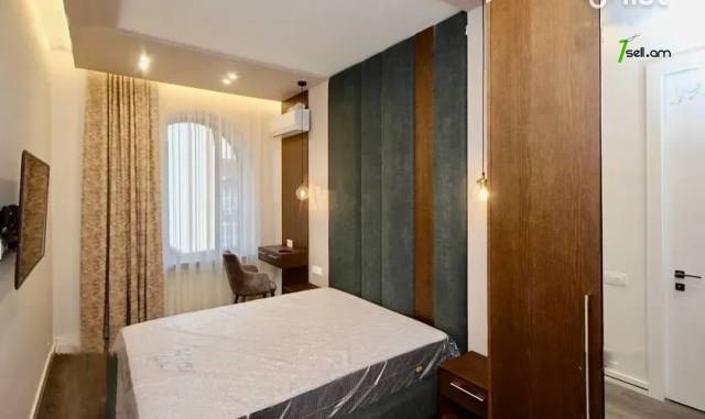 2 սենյականոց բնակարան Նալբանդյան փողոցում, 36 քմ, բարձր առաստաղներ, կապիտալ վերանորոգված, քարե շենք