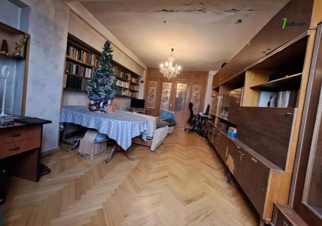 3 սենյականոց բնակարան Խորենացու փողոցում, 92 ք.մ., 2 սանհանգույց, մասնակի վերանորոգում