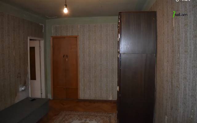 4 սենյականոց բնակարան Լվովյան փողոցում, 76 ք.մ., 1/5 հարկ, քարե շենք