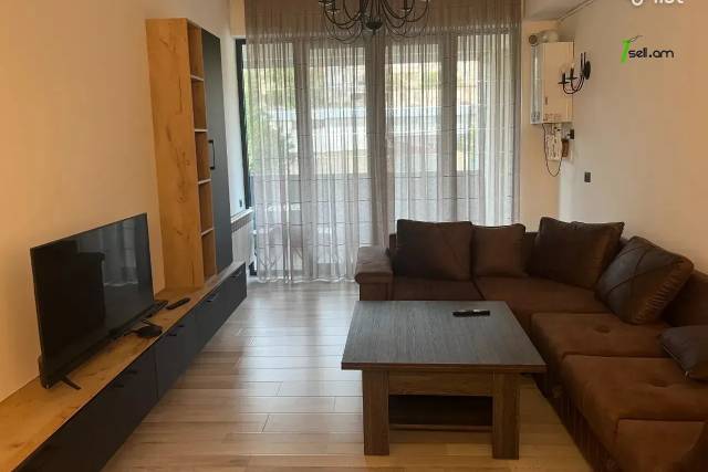 2 սենյականոց բնակարան նորակառույց շենքում Արամ Խաչատրյան փողոցում, 74 ք.մ., 3/16 հարկ