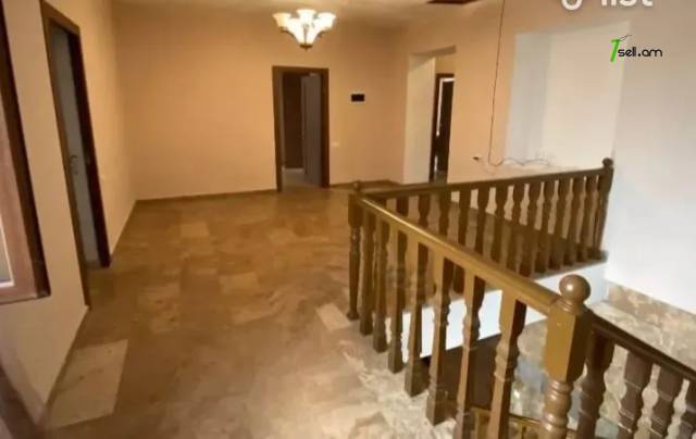 Երկու հարկանի տուն Մարշալ Խուդյակովի փողոցում Ավանում, 262 քմ, 3+ սանհանգույց, կապիտալ վերանորոգված