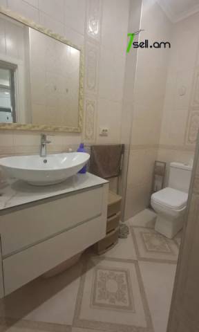 3 սենյականոց բնակարան նորակառույց շենքում Ամիրյան փողոցում, 80 ք.մ., 4/10 հարկ, 2 սանհանգույց