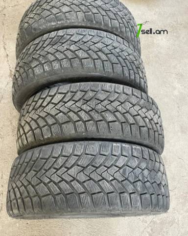 GGG. Maazzini 215/45/r17 4հատ 90%Ձմեռային անվադողեր