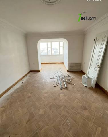 2 սենյականոց բնակարան Արմեն Տիգրանյանի փողոցում, 47 ք.մ., նախավերջին հարկ, քարե շենք