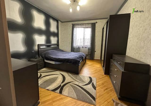 Երկու հարկանի քարե տուն Մարշալ Բաղրամյան պողոտայում Արաբկիրում, 130 ք.մ., 2 սանհանգույց