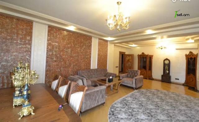4 սենյականոց բնակարան նորակառույց շենքում Արամի փողոցում, 200 ք.մ., 3+ սանհանգույց, բարձր առաստաղներ