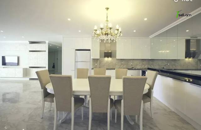 Ընդարձակ 4 սենյականոց բնակարան նորակառույց շենքում Վարդանանց փողոցում, 206 քմ, 20/23 հարկ