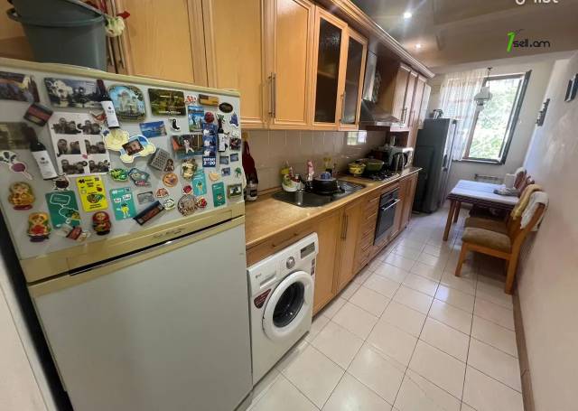 4 սենյականոց բնակարան Էրեբունիում, 100 քմ, 2/5 հարկ, եվրովերանորոգված, քարե շենք