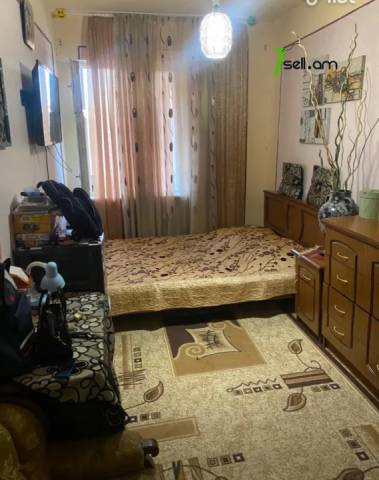 4 սենյականոց բնակարան Դանիել Վարուժանի փողոցում, 100 ք.մ., մասնակի վերանորոգում