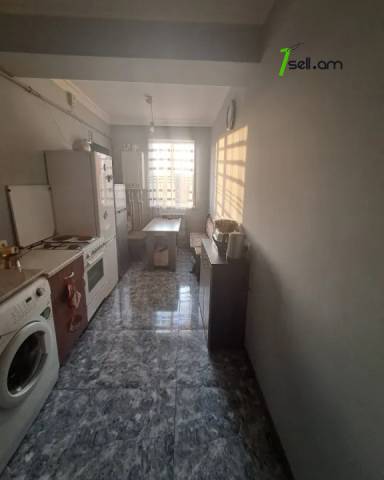 Ընդարձակ 1 սենյականոց բնակարան նորակառույց շենքում Տիգրան Պետրոսյանի փողոցում, 55 ք.մ.