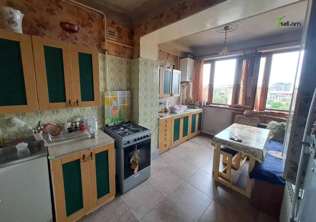 2 սենյականոց բնակարան Գյուլբենկյան փողոցում, 63 ք.մ., քարե շենք