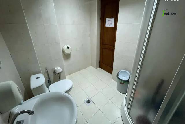 Բազմաֆունկցիոնալ գույք Պարոնյան փողոցում կենտրոնում, 95 քմ