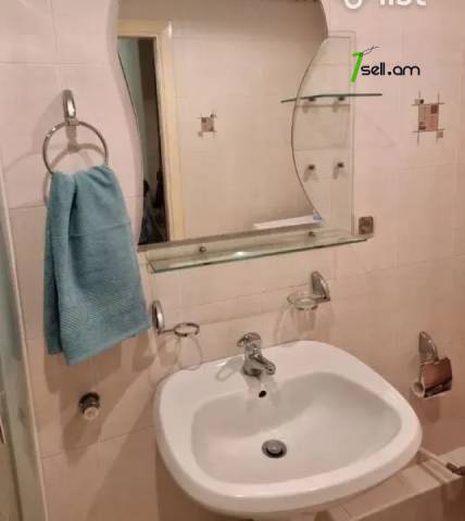 2 սենյականոց բնակարան, Մայակ թաղամաս, 73 քմ, 2/5 հարկ, եվրովերանորոգված, քարե շենք