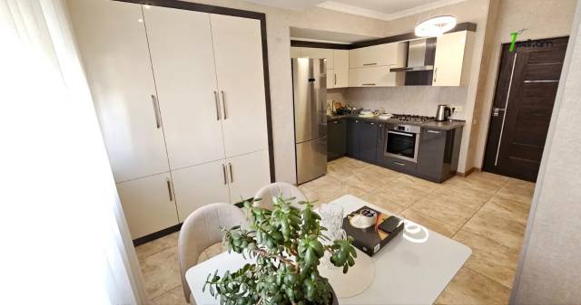 2 սենյականոց բնակարան Խորենացու փողոցում, 85 ք.մ., 6/9 հարկ, կապիտալ վերանորոգված