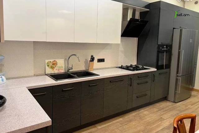 4 սենյականոց բնակարան նորակառույց շենքում Արամի փողոցում, 110 ք.մ., 3+ սանհանգույց, բարձր առաստաղներ