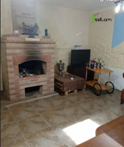 Երկու հարկանի քարե տուն 1-ին փողոցում Նուռնուսում, 120 ք.մ., 2 սանհանգույց, եվրովերանորոգված