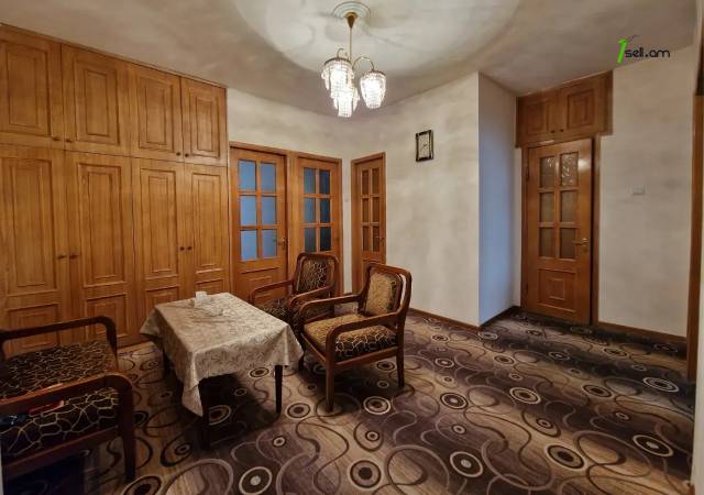 3 սենյականոց բնակարան Մարշալ Բաղրամյան պողոտայում, 95 ք.մ., 2 սանհանգույց, կապիտալ վերանորոգված