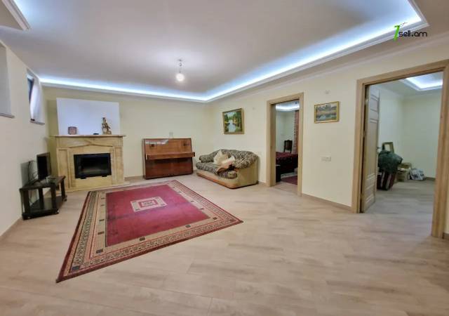 Երկու հարկանի քարե տուն Ժակ Իվ Կուստոյի փողոցում Էրեբունիում, 390 ք.մ., 3+ սանհանգույց