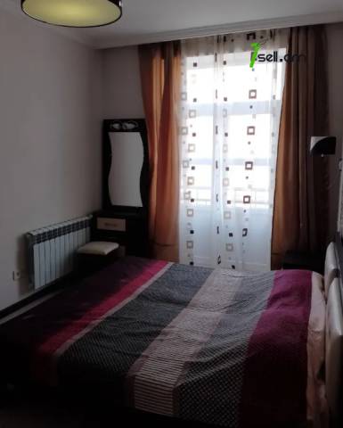 3 սենյականոց բնակարան Սայաթ-Նովայի պողոտայում, 70 ք.մ., 3/5 հարկ, եվրովերանորոգված, քարե շենք