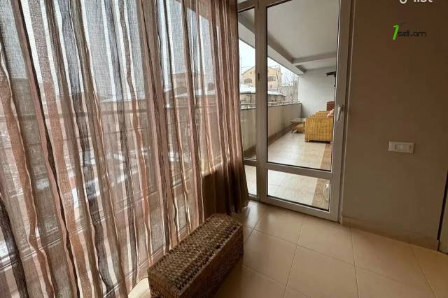 4 սենյականոց բնակարան նորակառույց շենքում Դերենիկ Դեմիրճյան փողոցում, 181 ք.մ., 4/11 հարկ