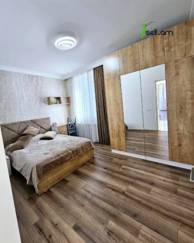 Երկու հարկանի քարե տուն Գարեգին Հովսեփյանի փողոցում Նորք Մարաշում, 950 քմ, 3+ սանհանգույց