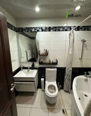 2 սենյականոց բնակարան նորակառույց շենքում Կոմիտասի պողոտայում, 75 քմ, բարձր առաստաղներ