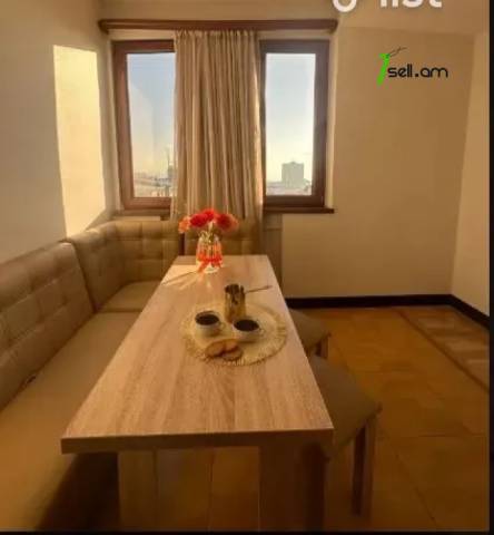 2 սենյականոց բնակարան Կոմիտասի պողոտայում, 50 ք.մ., կապիտալ վերանորոգված, քարե շենք