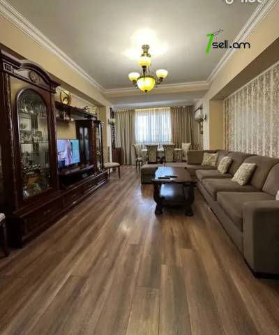 4 սենյականոց բնակարան Եզնիկ Կողբացու փողոցում, 105 քմ, կապիտալ վերանորոգված