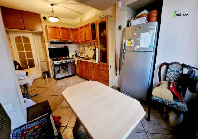 3 սենյականոց բնակարան Խորենացու փողոցում, 105 ք.մ., 2 սանհանգույց, 3/10 հարկ, կապիտալ վերանորոգված