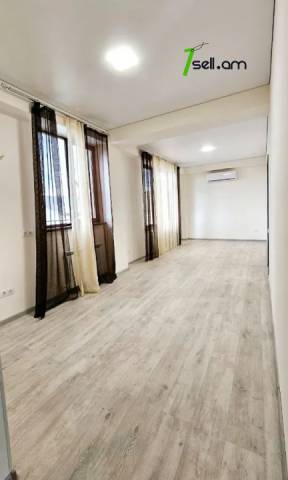 Երկու հարկանի քարե տուն Պետրոս Դուրյանի փողոցում Ավանում, 800 քմ, 2 սանհանգույց