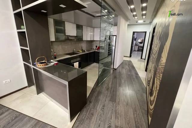 4 սենյականոց բնակարան նորակառույց շենքում Սասնա Ծռերի փողոցում, 112 ք.մ., 2 սանհանգույց