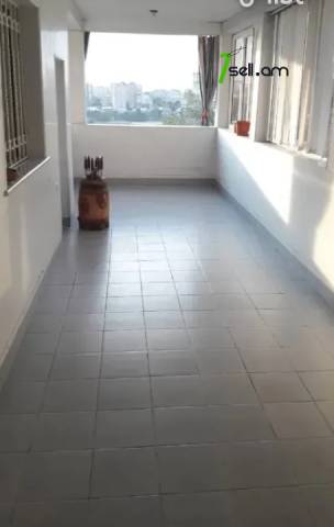 6 սենյականոց բնակարան Լվովյան փողոցում, 200 ք.մ., 2/5 հարկ, 2 սանհանգույց, բարձր առաստաղներ