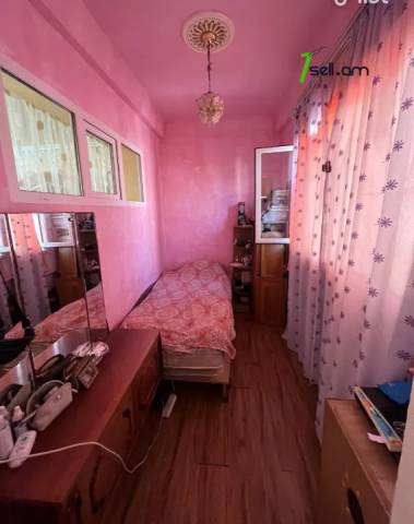 4 սենյականոց բնակարան, Ավան-Առինջ 2-րդ միկրոշրջան, 80 քմ, 3/9 հարկ, եվրովերանորոգված